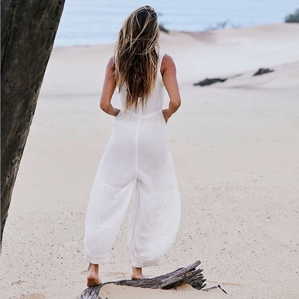 Free People Movement jumpsuit flowy halter strap pockets white - Picture 2 of 3